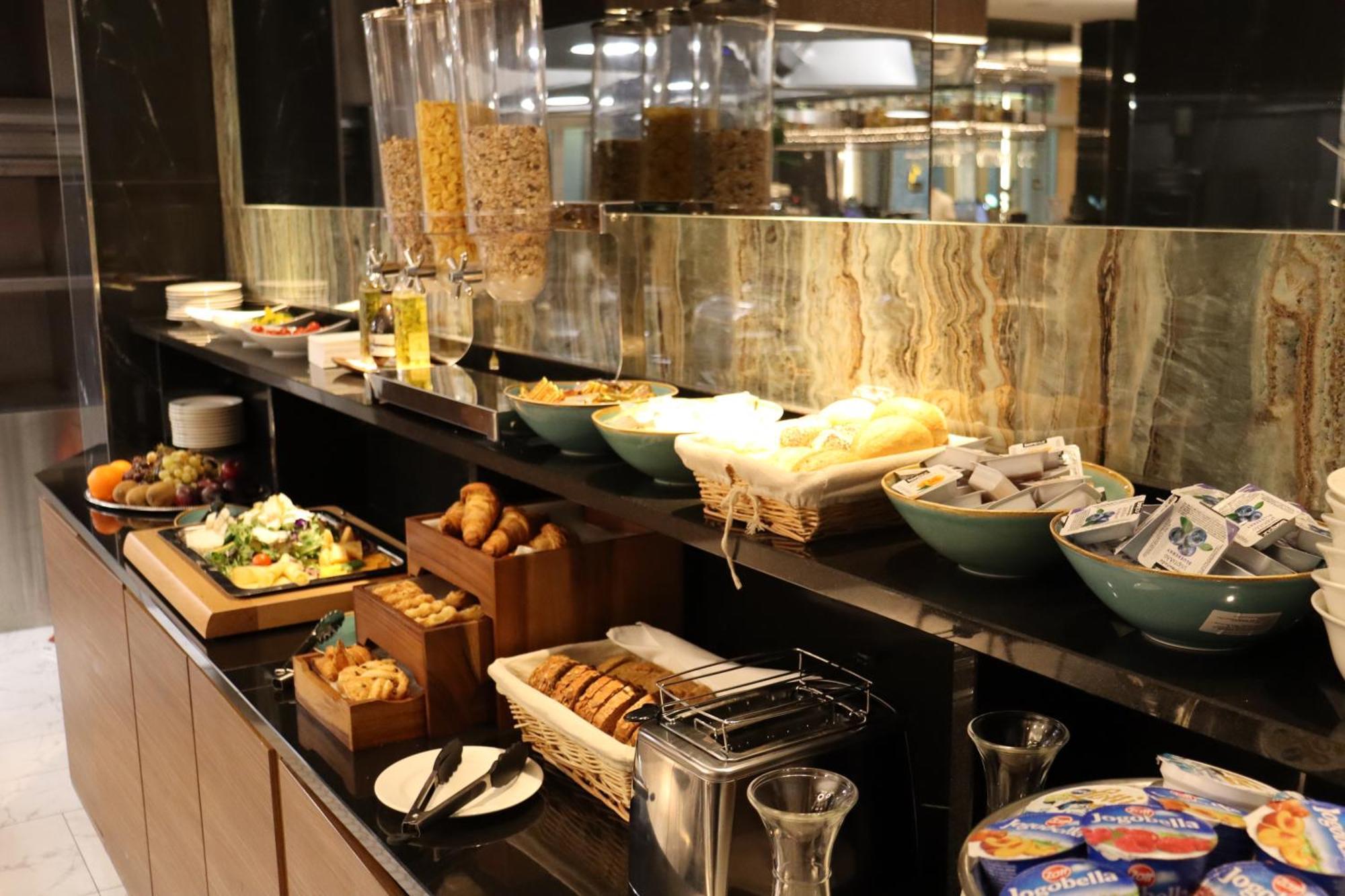 Отель Silver Crown & Residence, Palace Quarter